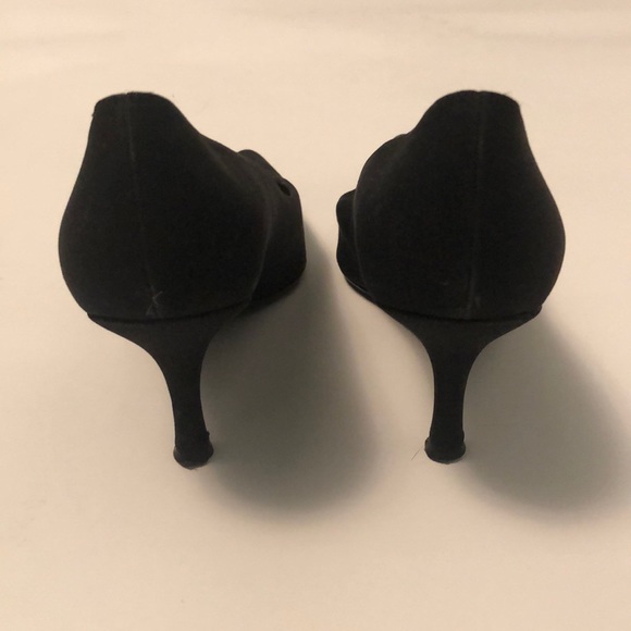 Vintage Women’s Stuart Weitzman Narrow Black Pumps 9.5N - Picture 3 of 13